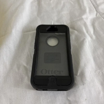 OtterBox Apple iPhone 5 and 5s Defender Series Rugged Protection No Belt Clip - Image 1 of 4