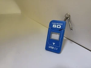 NEW BLUE USB SD MEMORY CARD READER MADE BY MAD CATZ W/CLIP (NO SD CARD )A22 - Picture 1 of 7