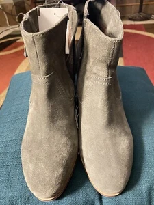 Woman’s Ankle Boots by Diba Sz 8 & 8.5 M Leather Upper Lovely Green MRSP $100 - Picture 1 of 5