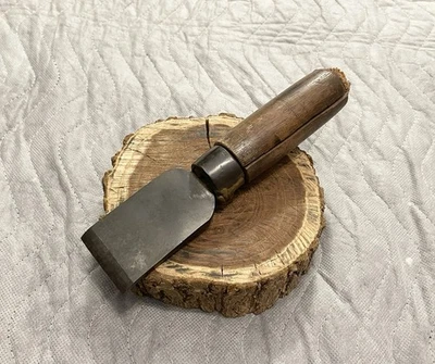 "Hoja de cincel de madera vintage de 2"" de ancho con mango de madera" Foto 1 de 4