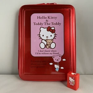 Raro astuccio e temperamatite in latta vintage Sanrio Hello Kitty & Teddy con cerniera - Foto 1 di 11