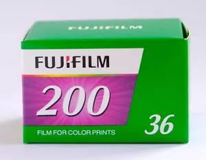 FUJIFILM 200 Speed Film 36 Aufnahmen MHD/expiry date 02/2025 - Bild 1 von 1