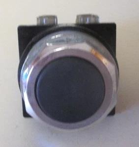 GE SCHWARZ TASTER CR104P 600V MAX - Bild 1 von 3