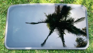 2004 - 2011 MERCURY GRAND MARQUIS SUNROOF SUN MOON ROOF TOP GLASS WINDOW OEM - Picture 1 of 4