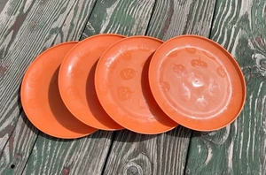 Set of 4 MAINSTAYS 10.5” Plastic Halloween Pumpkins Etched Dinner Plate • Orange - Picture 1 of 11