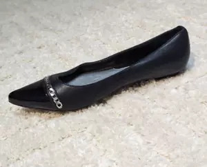 Zapatos planos de ballet de cuero con acento de cadena para mujer White House Black Market, 8,5 m - Imagen 1 de 7