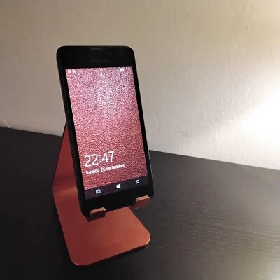 Microsoft lumia 550, nero, 8gb di memoria, nano sim. Usato in ottime condizioni. - Immagine 1 di 4