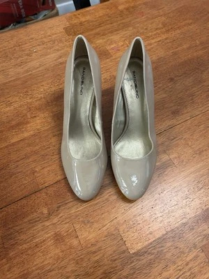 Salto alto feminino Bandolino nude tamanho 9 - Imagem 1 de 4