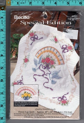 "Doves Lap Quilt" ©1996 Bucilla Edición Especial Bordado 64459 45x45" Foto 1 de 4