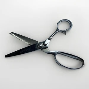 Tijeras rosadas vintage de corte seguro con caja original - Imagen 1 de 7