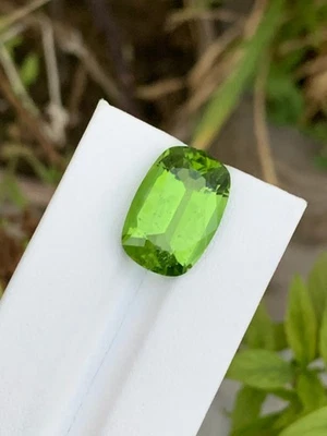 Piedra preciosa de peridoto natural de 16,22 quilates de Pakistán Foto 1 de 4
