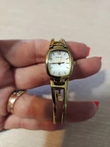 Vintage Women's Fossil F2 Analog Wristwatch Fossil Bracelet Band - Picture 1 of 9