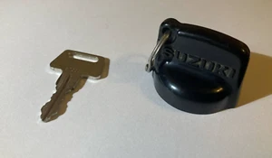USADO Suzuki ATV Goma Llave Cubierta Tapa E72623 Pre Corte Llave 4 Ruedas Encendido - Imagen 1 de 9