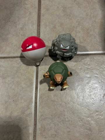 Burger King 1999 Pokemon Spinning Rev Tops Vintage Toys - Graveler Voltorb Golem Cover
