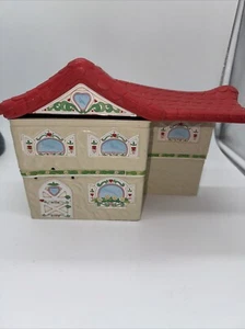 VINTAGE 1983 STRAWBERRY SHORTCAKE BERRY BUSY ART CENTER HOUSE HOME INCOMPLETE - Picture 1 of 11