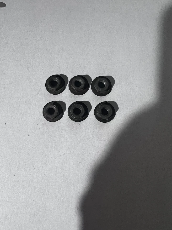 Juego de tuercas de espejo Chevy/Gmc 88-98 Foto 1 de 1