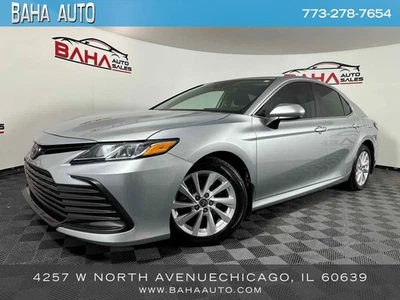 Toyota Camry LE 2024 Foto 1 de 4