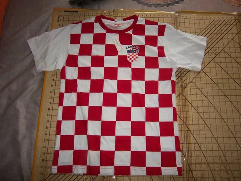 MENS MEDIUM WHITE/RED CROATIA SOCCER T-SHIRT - NWT Cover