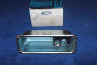 NOS 1986 1987 1988 FORD AEROSTAR QUARTER PANEL ASH TRAY - Image 1 of 4