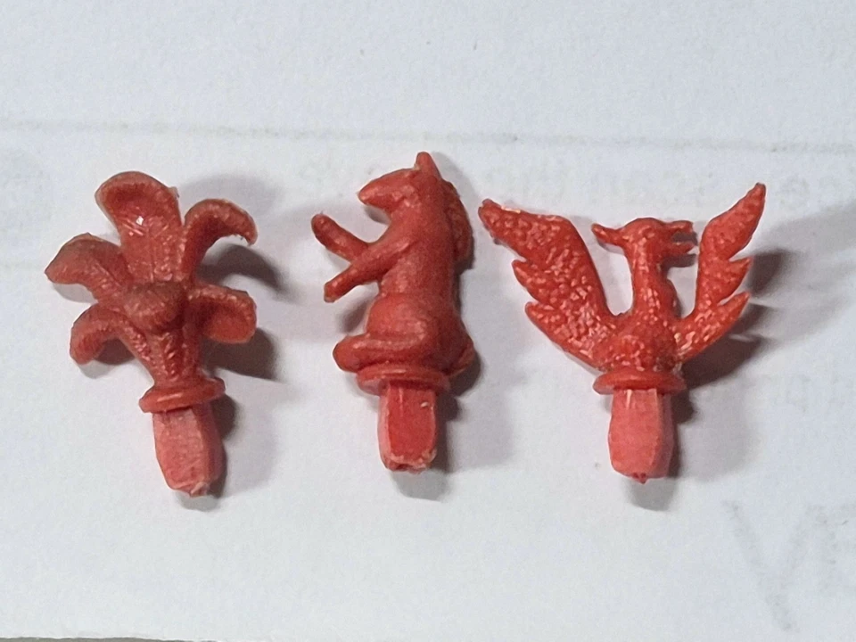 Vintage Britains Historic Series Swoppet Medieval Lancaster Knight Helmet Crests - Image 1 of 1