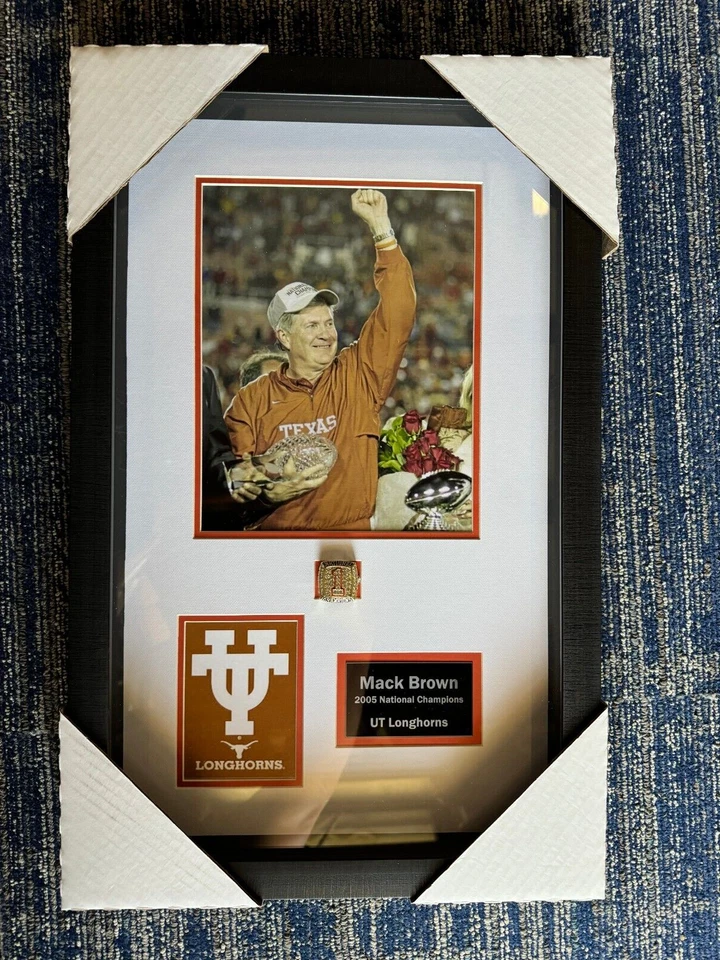 Anillo y foto de campeonato de la NCAA de Texas Longhorns réplica enmarcada Mack Brown 14x22 Foto 1 de 1