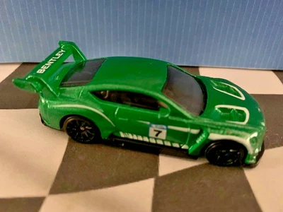 Hot Wheels 2023 HW Modified 3/5 044 2018 Bentley Continental GT3 GREEN 10SP - Imagem 1 de 2