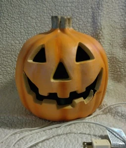 Decoración de exhibición de calabaza Jack-O-Lantern de plástico naranja iluminada de Halloween 9" - Imagen 1 de 1