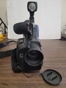 Magnavox CVL318AV01  VHS Camcorder - Picture 1 of 7