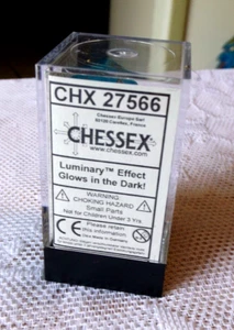 CHESSEX CHX 27566 LUMINARY GLOWS IN THE DARK SKY / SILVER POLYHEDRAL 7 DIE SET - Picture 1 of 4