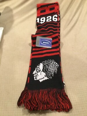 Chicago Blackhawks Logo and BLACKHAWKS Forever Collectibles Scarf Foto 1 de 3