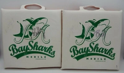 Par de cojines de asiento vintage Mobile BaySharks 1995 con autógrafos Mobile AL Foto 1 de 4