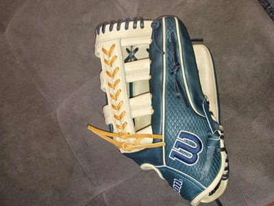 Luva de campo Wilson A2000 Julio Rodriguez 12,75" arremesso para a mão direita - Imagem 1 de 4