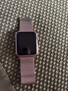 Apple Watch Series 1 – 38mm Rose Gold Aluminum Case. Mesh Metal Band. - Photo 1 sur 3