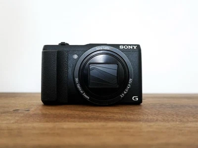 Sony Cyber-shot DSC-HX60 20,4-MP-DIGITALKAMERA Schwarz, 30x Zoom, WiFi - Bild 1 von 4