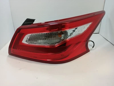 Luz trasera derecha pasajero Nissan Altima 12530643 2017 Foto 1 de 4