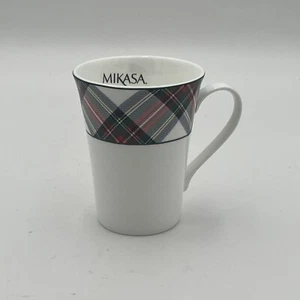 Eine Mikasa Bone China TARTAN WEISS kariert Urlaub Weihnachten Kaffeetasse Teetasse - Bild 1 von 4