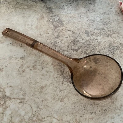 Vollrath SpoodleII Plastic 6 Ounce Solid  16" amber Grip 'n Serv' - Image 1 of 4