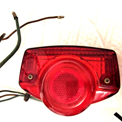 Conjunto de luces traseras Honda OEM STANLEY CB750 CB500 CB550 CL350 CB CL450 CB175 Foto 1 de 2