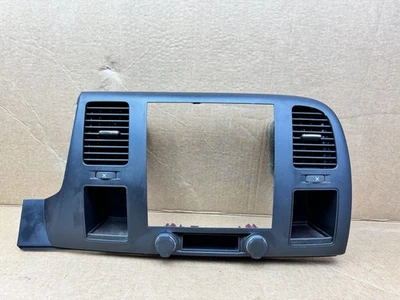 07-13 Chevy Silverado GMC Sierra tablero radio bisel cubby con rejillas de ventilación OEM negro Foto 1 de 4