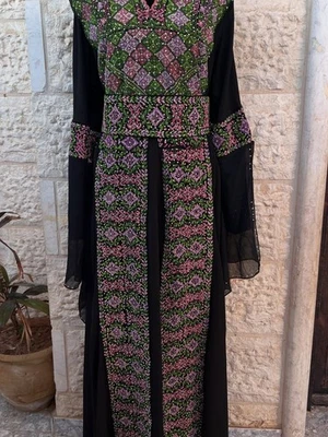 Vintage Palestinian Handmade Stitches Embroidery Fabric Wedding Dress Thoub - Imagem 1 de 4