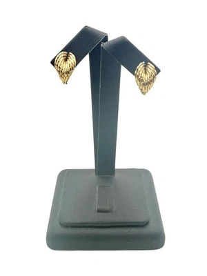 Aretes con diseño de hojas texturizadas acanaladas huecas amarillas 14k Foto 1 de 4