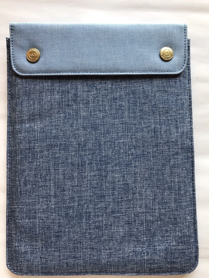 Nuevo Herschel Supply Co Envío Spokane Funda Bolsa Para Apple iPad Azul Aire Foto 1 de 4