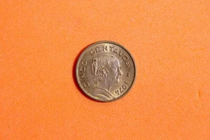 1974 Mexico 5 Centavo Brass Coin #M17637 - Picture 1 of 2