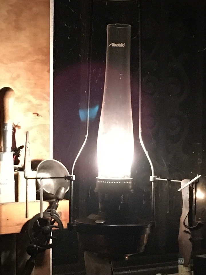 Lámpara de aceite colgante de latón Aladdin modelo 23 iluminación antigua linterna vintage Foto 1 de 4