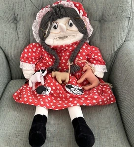 Story Time There Was An Old Lady Who Swallowed A Fly Cloth 27” Doll  5 Animals - Picture 1 of 12