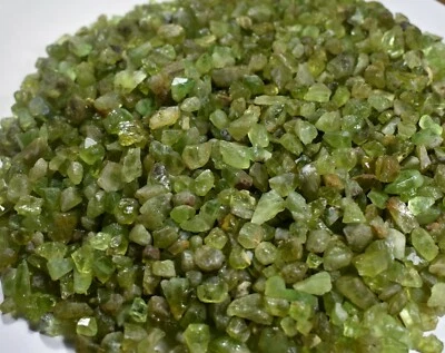 Natural Green Peridot Raw Rough Crystal Healing Rough Wholesale Price V47-7 AU - Image 1 of 4