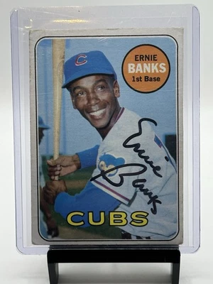 Tarjeta de béisbol firmada por Ernie Banks 1969 Topps #20 Cubs Salón de la fama automática - firma nítida Foto 1 de 3