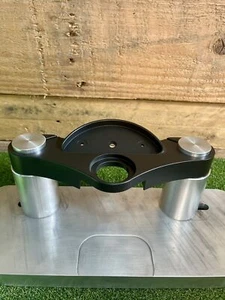 BMW R Series Triple Clamp Top Yoke 38.5mm Bore - Moto gadget Pro- Black Cerakote - Picture 1 of 7