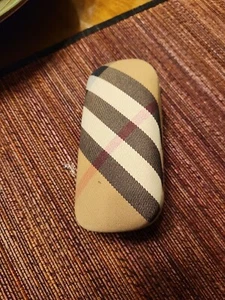 burberry sunglasses case women - Picture 1 of 5