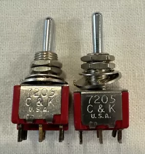 INTERRUPTOR DE PALANCA DE C&K 7205 SA M83731/10-271 NUEVO - Cantidad 2 - Imagen 1 de 4